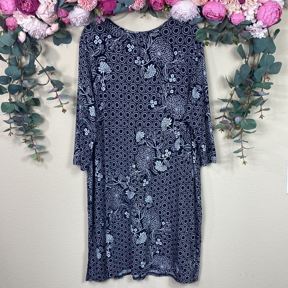 •secret treasures• {b & w} 3/4 Sleeved V-neck Slinky Boho Dahlia Printed Dress - Picture 13 of 13